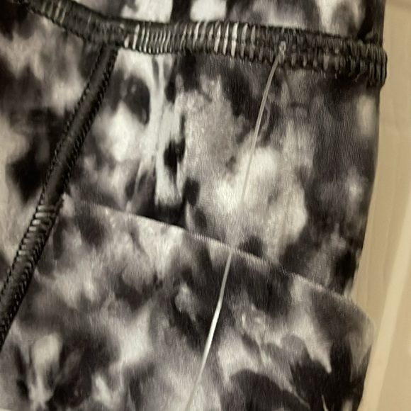 NWT Athleta Salutation stash 7/8 tight leggings 3x - Picture 5 of 7